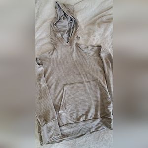 Elan Cold shoulder light hoodie